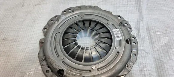 Opel Astra H Pressure plate 55489045