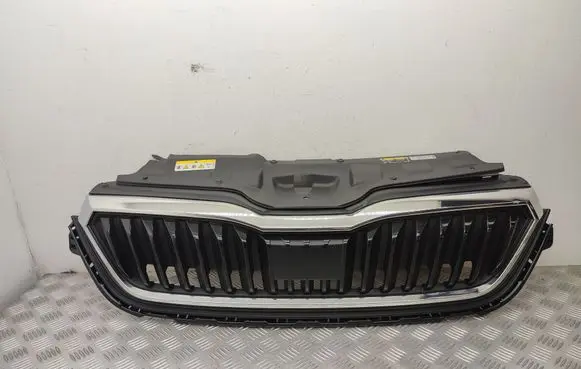 Front bumper upper radiator grill