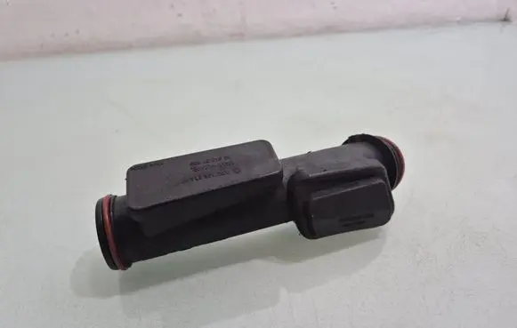 Volkswagen Golf V Intercooler hose/pipe 3981027899