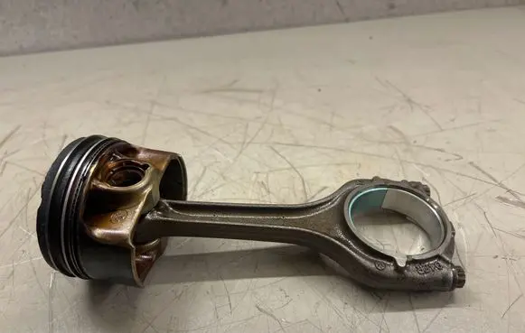 Audi A4 S4 B9 Piston with connecting rod 04E107065ED CVNA