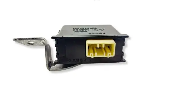 Toyota Yaris XP210 Door control unit/module 8597052061