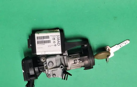 Chrysler Grand Voyager IV Ignition lock TKJ1514A9908 5WY7227D P04727338AD