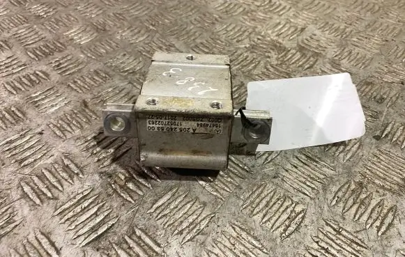 Mercedes-Benz E W238 Engine mount bracket A2052405300