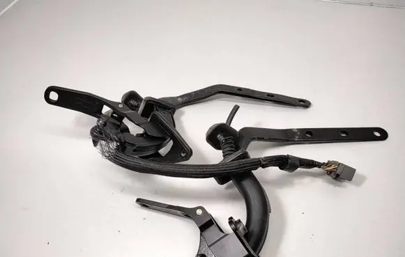 Volvo V70 Tailgate/trunk/boot hinge 9154670 6670 9154671