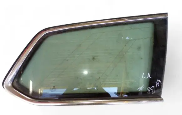 Volkswagen PASSAT B8 Rear side window 3G9845298CB