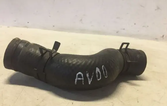 Toyota Avensis T220 Engine coolant pipe/hose
