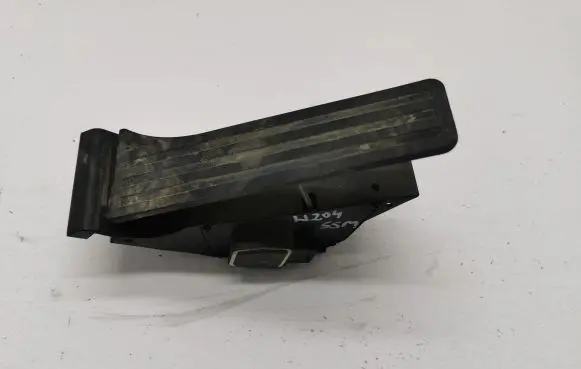 Mercedes-Benz C W204 Accelerator throttle pedal
