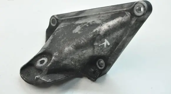 BMW 5 E60 E61 Engine mounting bracket 6769153