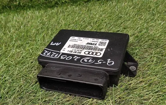 Audi Q5 SQ5 Hand brake control module 8K0907801L 8K0907801J
