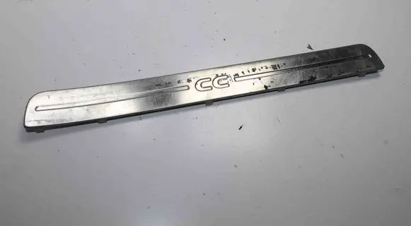 Volkswagen PASSAT CC Rear sill trim cover