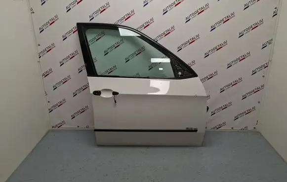 BMW X5 E70 Front door 41517211424