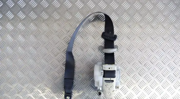 Lexus CT 200H Front seatbelt