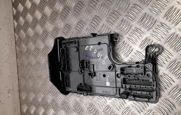 Tesla Model 3 Comfort/convenience module 183462910E