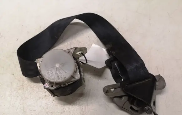 Toyota Yaris Middle seatbelt (rear) H073818 7E6070 547453
