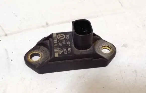 Volkswagen PASSAT CC Airbag deployment crash/impact sensor 3C0907651