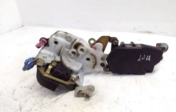 Subaru Forester SF Front door lock