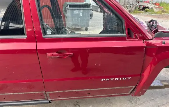 Jeep Patriot Front door