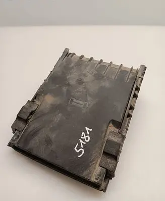 Volkswagen Caddy Fuse box cover 1K0937132F