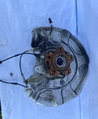 BMW 7 G11 G12 Rear wheel hub spindle/knuckle 6861136