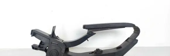 Mercedes-Benz C W203 Accelerator throttle pedal A2113000404