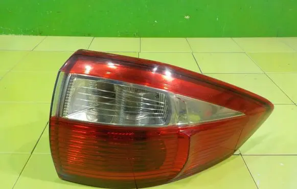 Ford C-MAX II Rear/tail lights 89502670
