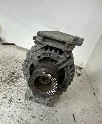 Opel Zafira B Generator/alternator 0124325168