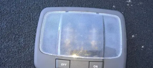 KIA Carens I Rear seat light