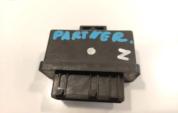 Peugeot 308 Fuel injection pump control unit/module 240107CAREWAY