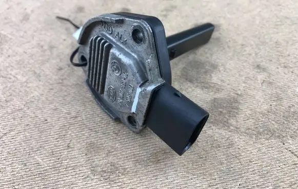 BMW 3 E90 E91 Oil level sensor 7508003 12617508003 12611439810
