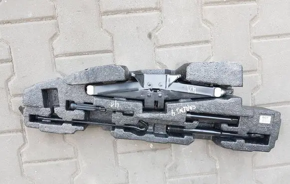 KIA Carens III Lift Jack 