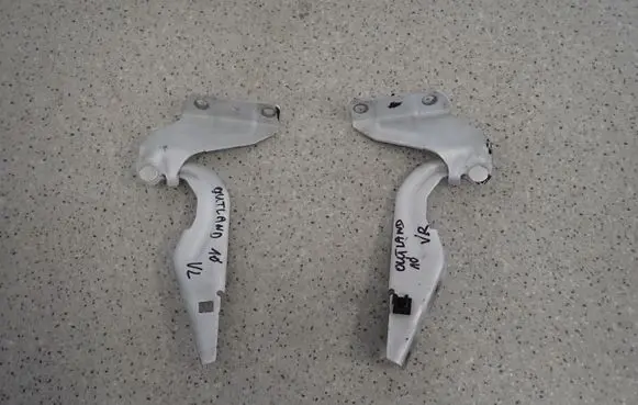 Mitsubishi Outlander Engine bonnet/hood hinges 