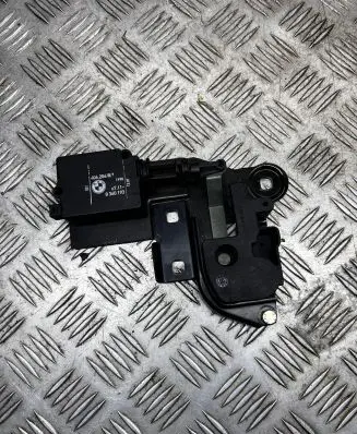 BMW 5 E39 Tailgate window lock/catch/latch 8120419 5124