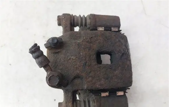 SsangYong Rexton Rear brake caliper 