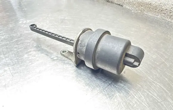 Opel Insignia A Valve vacuum 4010992E