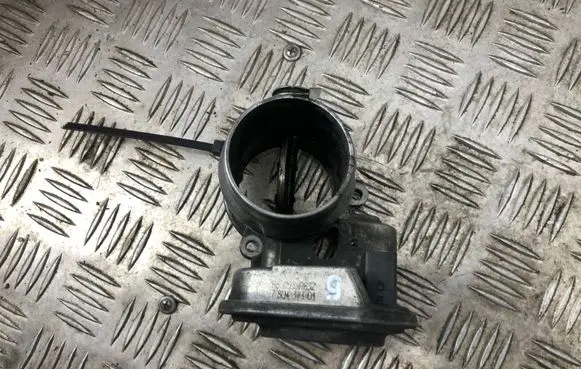 BMW 1 E82 E88 Throttle valve 7804737
