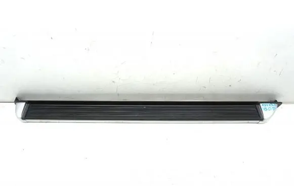 Nissan Navara D23 Front sill (body part)