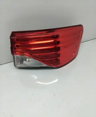 Toyota Avensis T270 Rear/tail lights PY21W