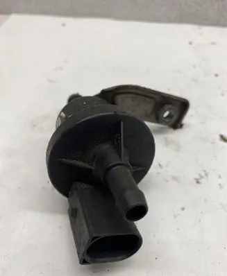 Vacuum valve