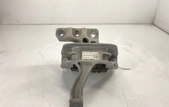 Audi A3 S3 8V Engine mount bracket 5Q0199262BK 5Q0199262 06790189