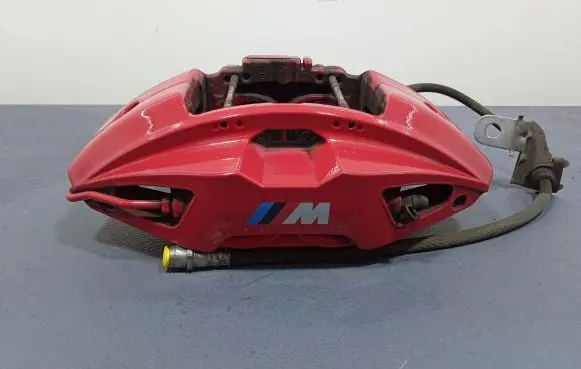 BMW X3 E83 Front brake caliper 6897336