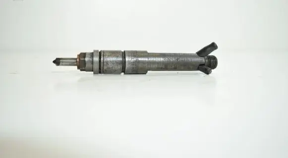 Audi A6 S6 C4 4A Fuel injector 028130202J