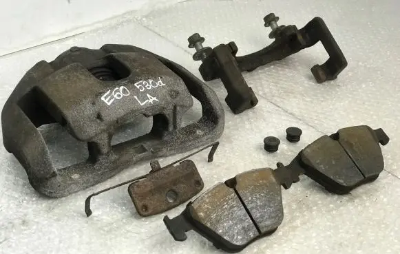 BMW 5 E60 E61 Front brake caliper 6030