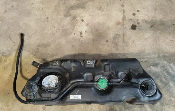 BMW X4 F26 Fuel tank 7279358 7293756