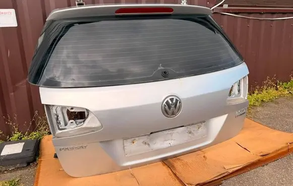 Volkswagen PASSAT B7 Tailgate/trunk/boot lid