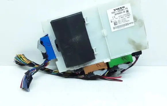Volvo XC70 Fuse module 7G9T14C256FA 30765624 30765624AE