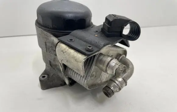 BMW 1 E81 E87 Oil filter cover 7505203