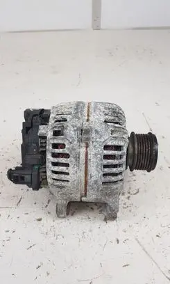 Volkswagen Tiguan Generator/alternator 03L903023
