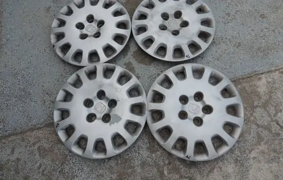 Honda FR-V R16 wheel hub/cap/trim 44733