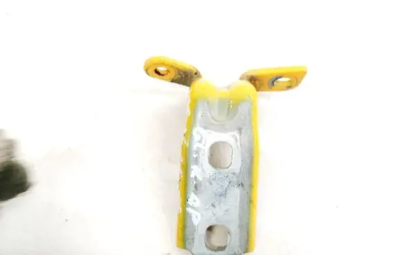 Opel Zafira C Rear door lower hinge
