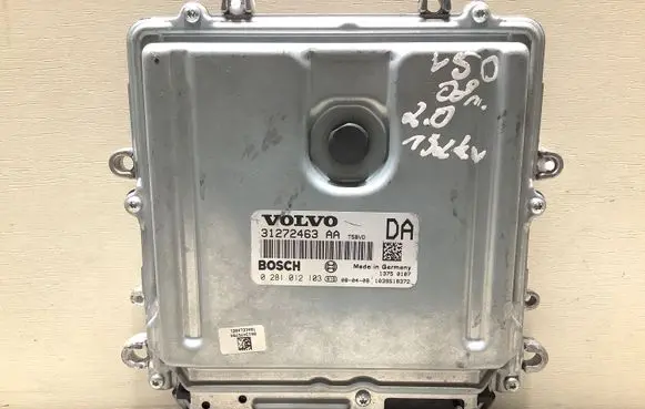 Volvo V50 Engine control unit/module 31272463AA 0281012103